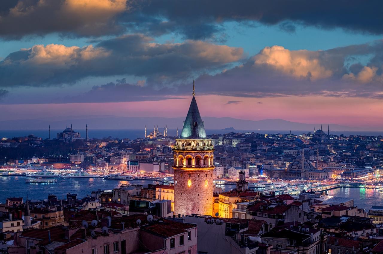 Istanbul By Night Group Tour